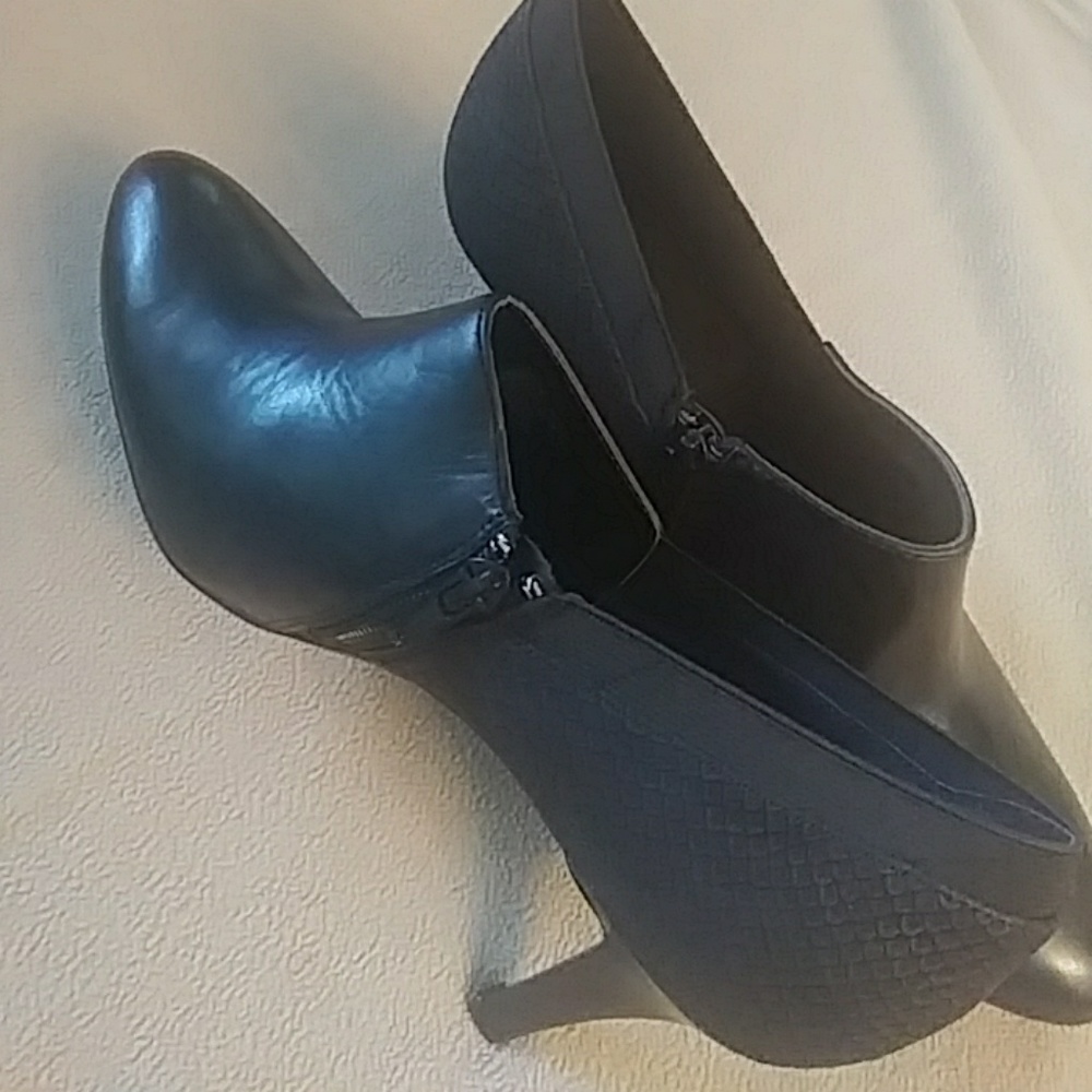Super sexy Calvin Klein heels!!!!